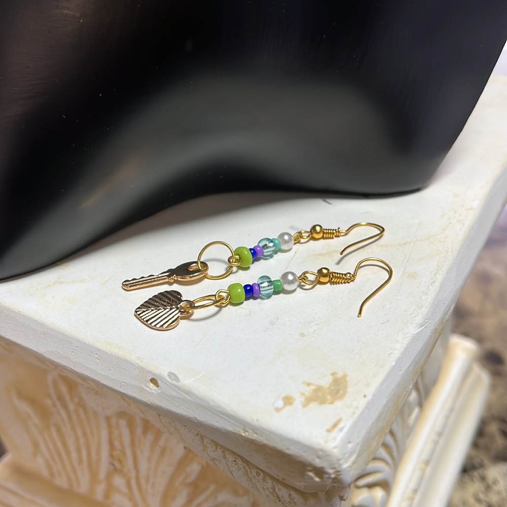NEW Handmade Gold Heart & Key Dangle Earrings